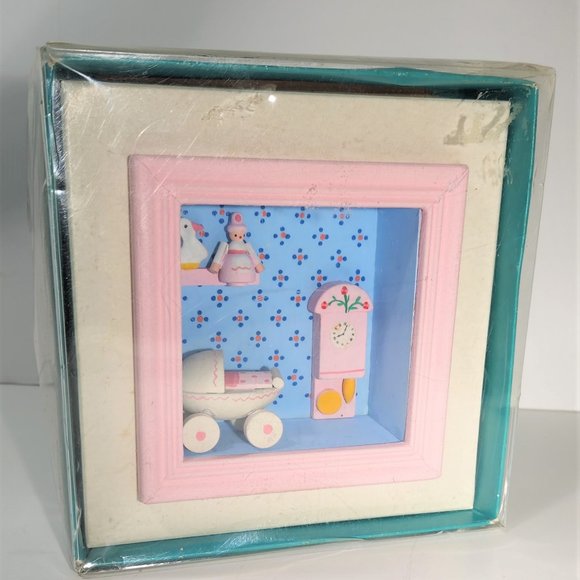 Vintage Sevi Wood Display Nursery Charms NOS Painted Baby Carriage Italy - Picture 8 of 8